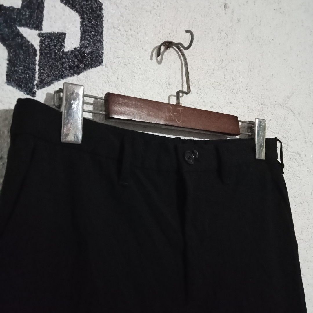 GU BLACK ANGKLE PANTS 30/32(36) 7 (Category: Trousers) located in Las Pinas. Submitted by akosirj09 (Listing ID 1444401346, Image 3). Description: DM IF INTIRESTED EXCELLENT CONDITION NEEDWASH.