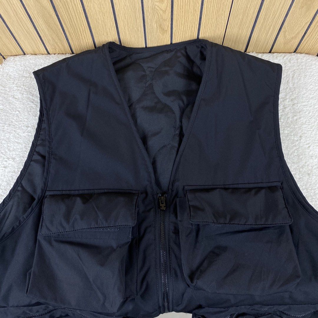 GU Quilted Multi-Pocket Vest (Category: Vests) located in Bacolod City. Submitted by treasurehunts.6100 (Listing ID 1444491350, Image 3). Description: GU Quilted Multi-Pocket Vest Condition - Excellent Color - Black Color rate - 10 / 10 No Flaws Size Small Dimensions : Width - 22.5 Length - 24 Brands you might find on my profile : ( Cos, Uniqlo, H&M, Zara, Muji, Ralph Lauren, Hugo Boss, Fred Perry, Lacoste, Armani, Oakley, The North Face, Lululem