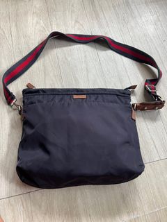 (Category: ) located in . Submitted by kimbags (Listing ID 1444493072, Image 1). Description: .