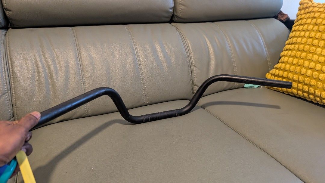 Handlebar Pullback (Category: Parts & Accessories) located in Singapore. Submitted by samuelprn (Listing ID 1444349013, Image 2). Description: Pullback handlebar Relaxed and comfortable position Fantastic raise and good pulback.