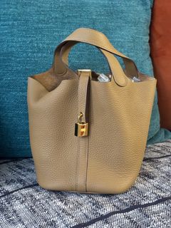 （分類：）位於 。 由 lolocloset 提交（商品編號 1444345064，圖片 1）。簡介： 。
