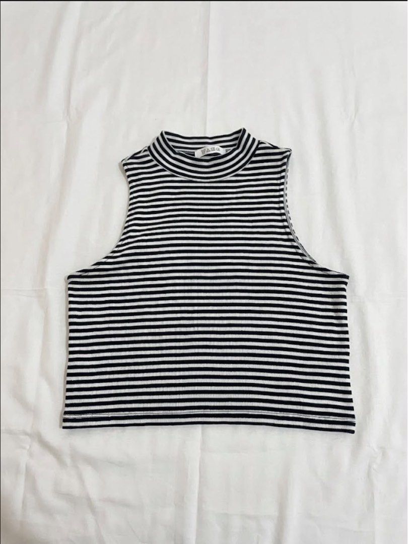 H&M Striped Mock High Neck Crop Top (Category: Others Tops) located in Cagayan de Oro. Submitted by blissclo (Listing ID 1444391993, Image 1). Description: H&M Striped Mock High Neck Crop Top For Sale price: 299 ₱ size: M-L loc: poblacion, claveria mis or. rfs: too big on me color: navy blue.