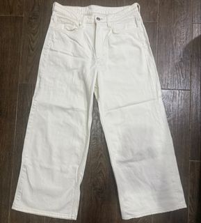 (Category: ) located in . Submitted by classy.closet (Listing ID 1444373487, Image 1). Description: .