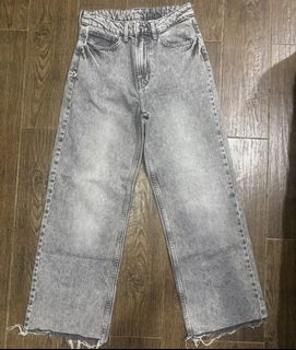 (Category: ) located in . Submitted by classy.closet (Listing ID 1444374188, Image 1). Description: .