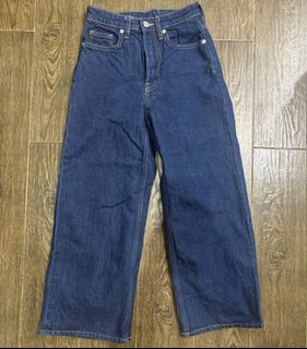(Category: ) located in . Submitted by classy.closet (Listing ID 1444391310, Image 1). Description: .
