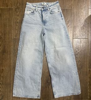 (Category: ) located in . Submitted by classy.closet (Listing ID 1444391835, Image 1). Description: .