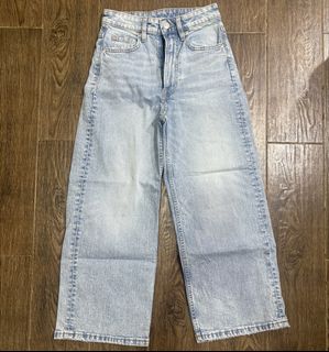 (Category: ) located in . Submitted by classy.closet (Listing ID 1444392270, Image 1). Description: .