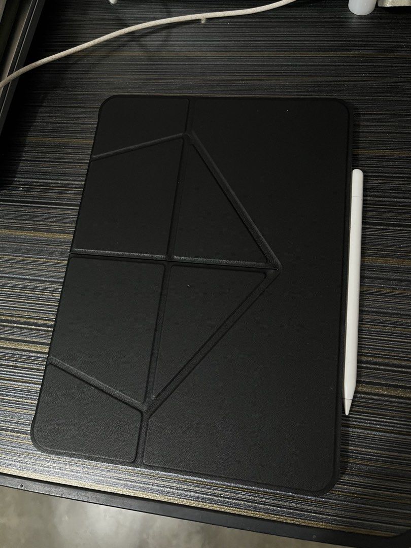 Ipad pro 11 inch Snap Float Folio blk (Category: Cases & Sleeves) located in Quezon City. Submitted by sgsofficialstore (Listing ID 1444365240, Image 3). Description: Snap Float Folio blk Good for ipad pro 11 inch High quality material Durability 100% RS: hindi na gagamitin may magic keyboard na ko 😊 2,500 ko na bili yan .