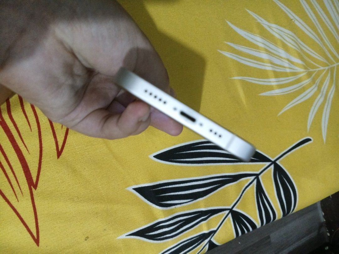 Iphone 12 (Category: iPhone 12 Series) located in Manila. Submitted by lucydelacruz17 (Listing ID 1444436773, Image 2). Description: iphone 12 128gb battery health 74% no face id due updtae minsan biglang magkakaron true tone ✔ makinis pa wala gano dents yung back nalagyan paint then nahirapan nako alisin .