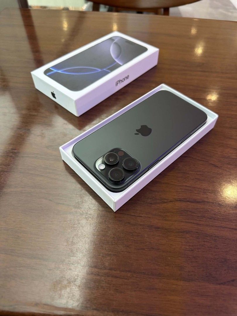 Iphone 16 pro max 256 (Category: iPhone 11 Series) located in Manila. Submitted by minimalistpick (Listing ID 1444369538, Image 2). Description: 👉CASH/BANK TRANSFER ✅iPhone 16 Pro Max 256GB ✅Openline Makinis No Issue ✅With Orig Box, Cable ✅92% Batt. Health (Makunat) Price: 48,990 Pm Na Mga Suki😘.