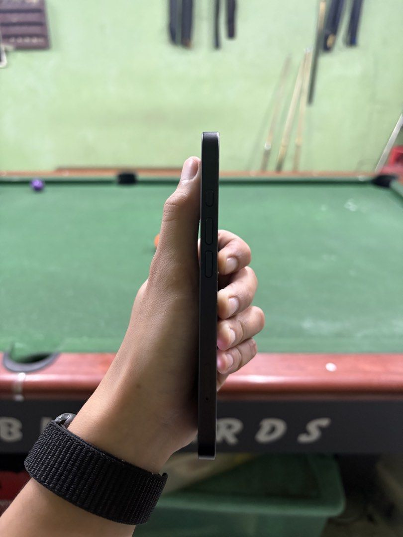 Iphone 16e (Category: iPhone 16 Series) located in Manila. Submitted by albezanico85367 (Listing ID 1444488319, Image 3). Description: IPhone 16e black(matte) ₱22,500 Negotiable!! Sale or swap - 128gb - 97% bat health (308cc) - No sim restriction - No iCloud issue | Unli reset - Ntc approved - Minimal paint chips INCLUSIONS: Unit, box, Cord, and 1pc case Location : monumeto | sm grand.