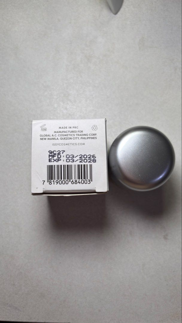 Issy & Co. Creme Glass Stick in Clear (Category: Makeup) located in Marikina City. Submitted by gwyyneeeth (Listing ID 1444426157, Image 3). Description: - Issy & Co. Creme Glass Stick - Shade: Clear - Includes original box - Ideal for everyday makeup - Used only a few times.
