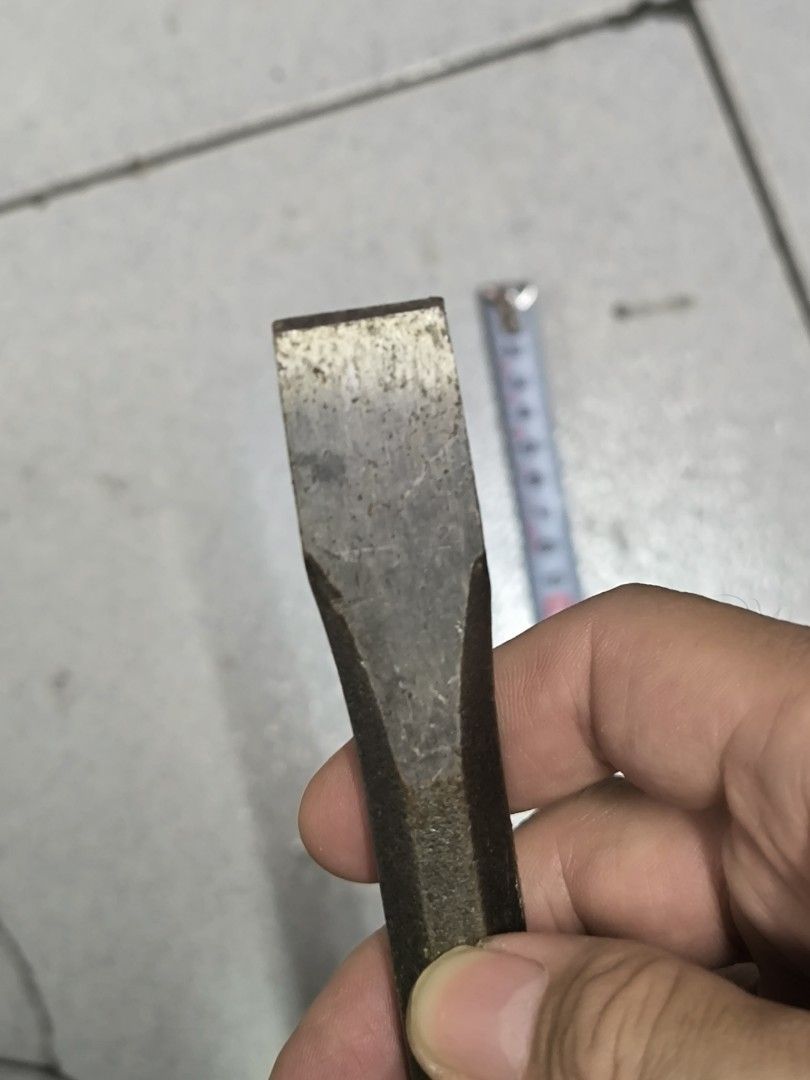Japanese Flat Chisel Tool - 19mm (Category: Construction Tools & Equipment) located in Angeles City. Submitted by yellowbrickstore (Listing ID 1444362982, Image 2). Description: - Japanese Flat Chisel bnew never used - 19mm Tip Width - Sturdy and Reliable - Ideal for construction and DIY projects.