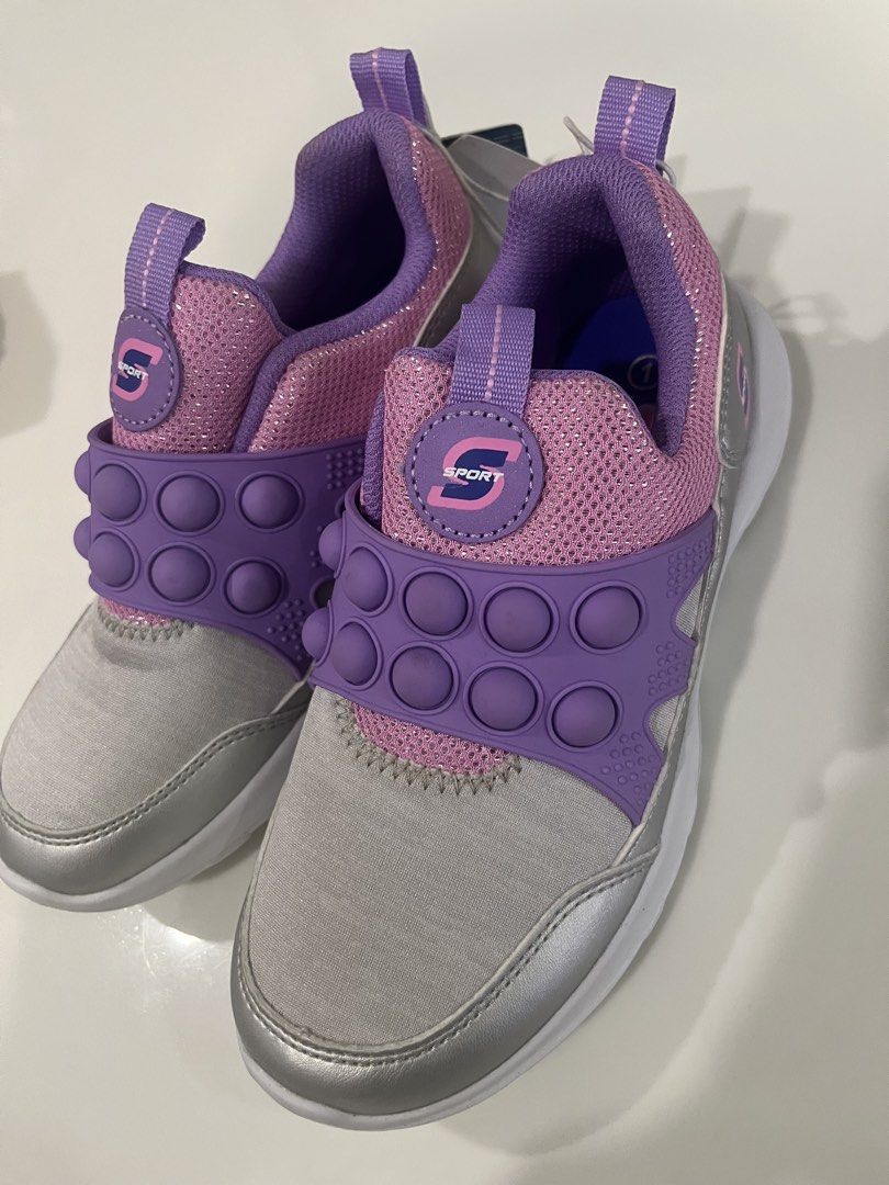 Kids Shoes Sz 1 (Category: Babies & Kids Fashion) located in Manila. Submitted by shopdct (Listing ID 1444351108, Image 2). Description: Bnew SRP $36.