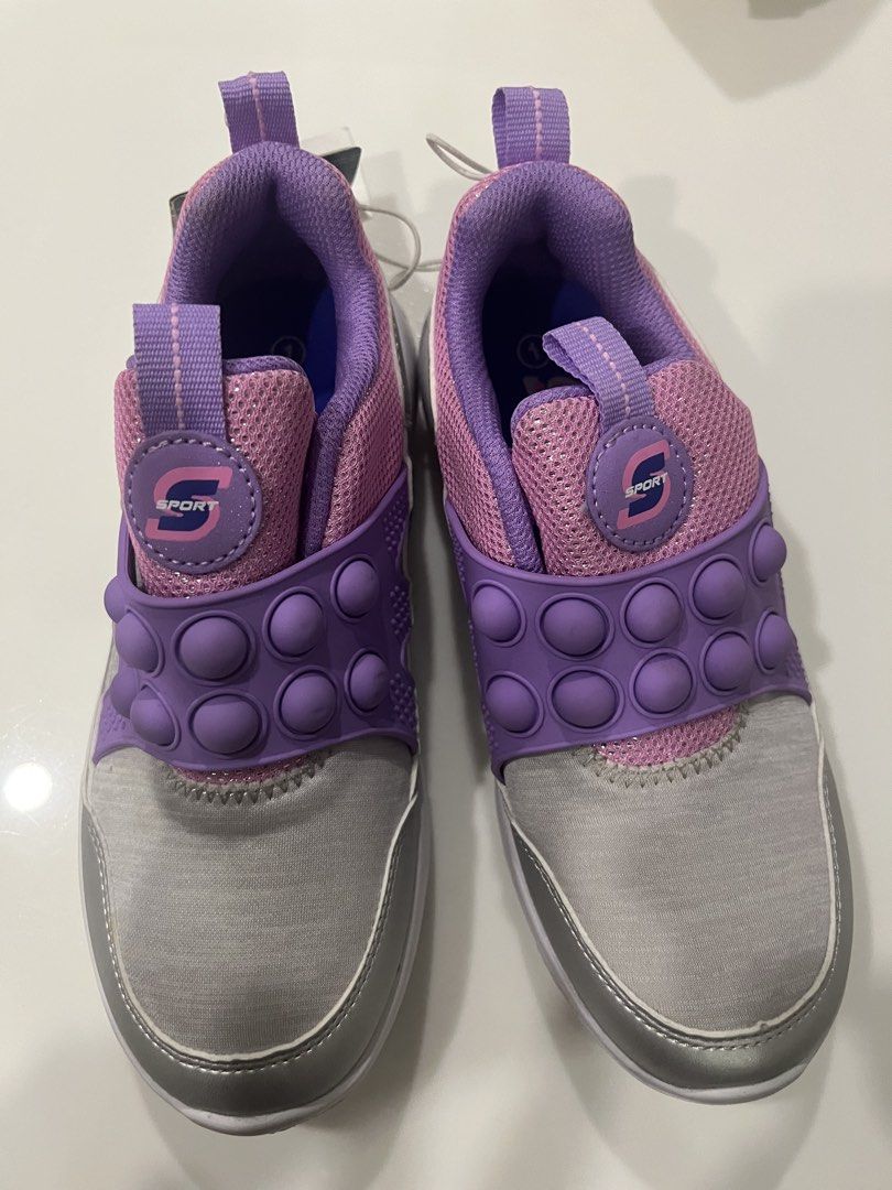 Kids Shoes Sz 1 (Category: Babies & Kids Fashion) located in Manila. Submitted by shopdct (Listing ID 1444351108, Image 3). Description: Bnew SRP $36.