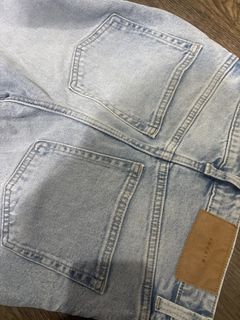 (Category: ) located in . Submitted by classy.closet (Listing ID 1444394395, Image 1). Description: .