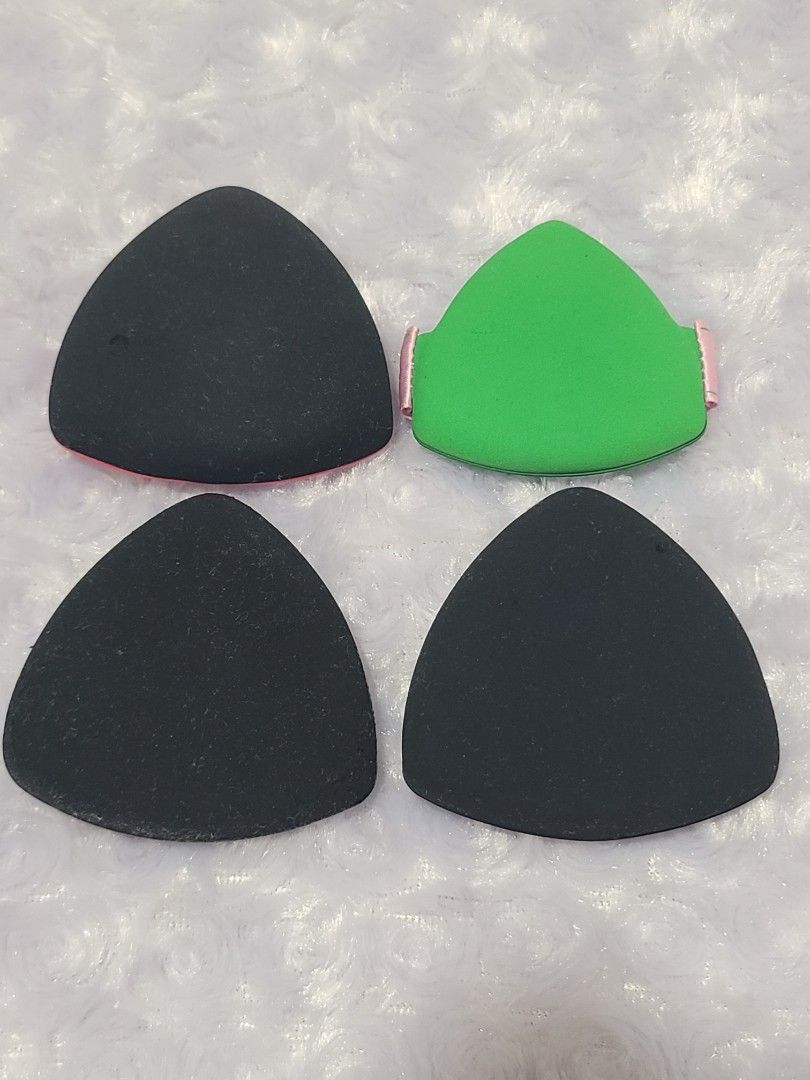 Lishu Face Makeup Puff Sponge (Category: Makeup) located in Cavite. Submitted by cinnamnomnom (Listing ID 1444389609, Image 2). Description: - Brand new, never used - Stored only - With flaws because of more than 1 year storage - Please do not buy if you are a sensitive buyer.