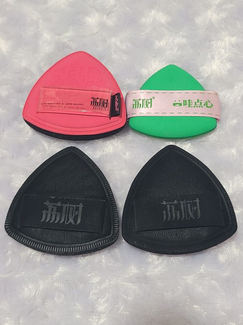 Lishu Face Makeup Puff Sponge (Category: Makeup) located in Cavite. Submitted by cinnamnomnom (Listing ID 1444389609, Image 1). Description: - Brand new, never used - Stored only - With flaws because of more than 1 year storage - Please do not buy if you are a sensitive buyer.