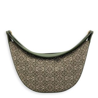 (Category: ) located in . Submitted by carousellluxury (Listing ID 1412896400, Image 1). Description: .