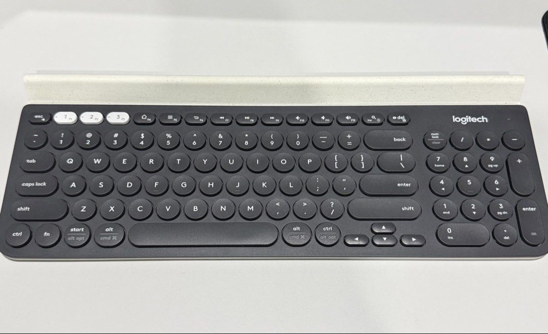 Logitech K780 Multi-Device Wireless Keyboard484450315021199360