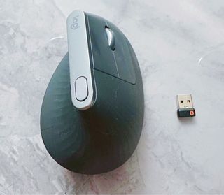 Logitech MX Vertical Wireless Mouse497497252520284160