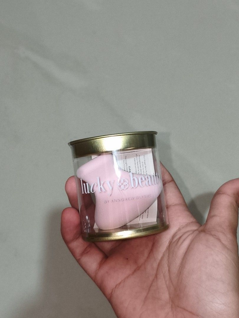 LUCKY BEAUTY BLENDER (Category: Makeup) located in Tuguegarao City. Submitted by decluttwith_hs (Listing ID 1444425264, Image 2). Description: not used.