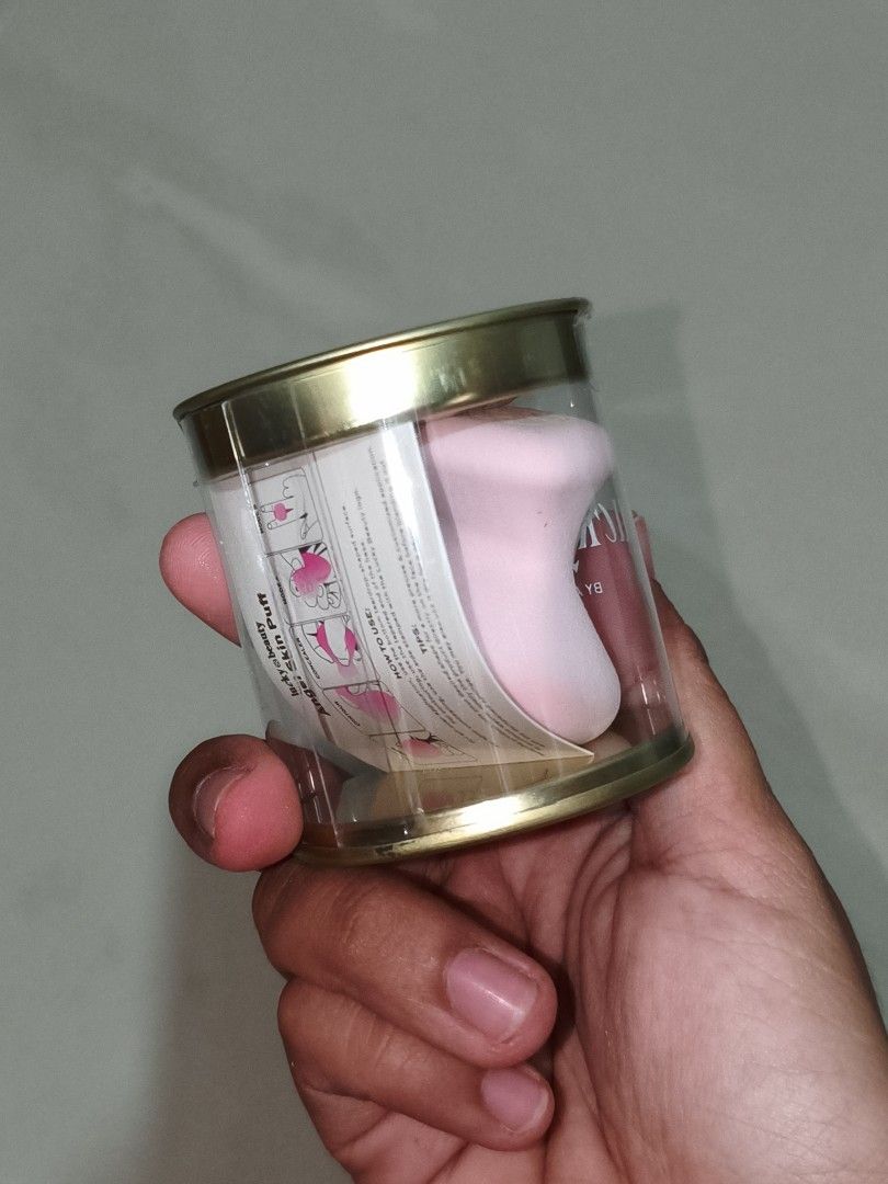 LUCKY BEAUTY BLENDER (Category: Makeup) located in Tuguegarao City. Submitted by decluttwith_hs (Listing ID 1444425264, Image 3). Description: not used.