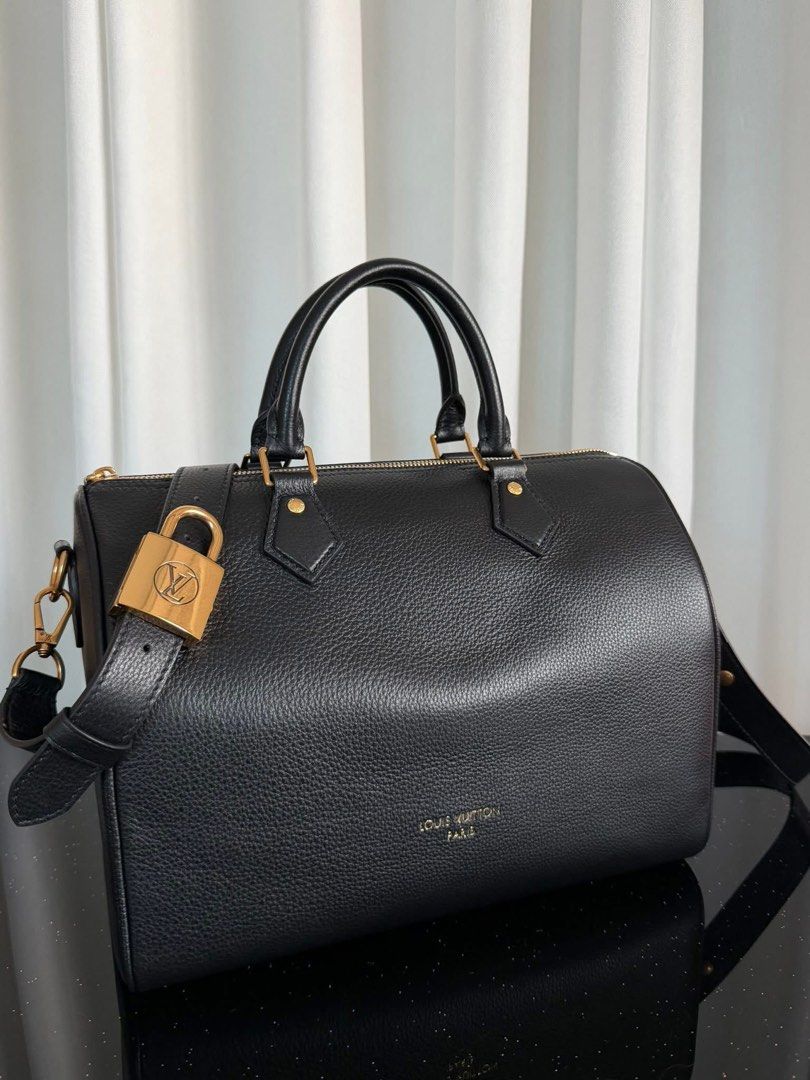 Lv Speedy 30 (Category: Luxury Bags & Wallets) located in Manila. Submitted by bagsandmanymanymore1 (Listing ID 1441572828, Image 2). Description: Lv Speedy 30 Genuine leather Microchip scannable serial What you see is what you get Please read before you order 👉🏻❗️Payment first before shipping ❗️Cut off time of payment 11am sameday delivery ❗️NO MEET UP / NO PICK UP ❗️ORDER CANNOT BE CANCELLED ❗️PLEASE DON’T BUY IF YOU ARE IN DOUBT ❗️NO RETURN!