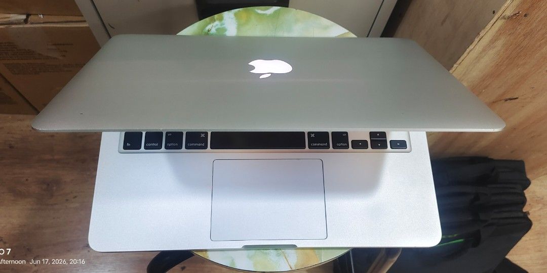 MacBook Pro Core i7484964645712711683