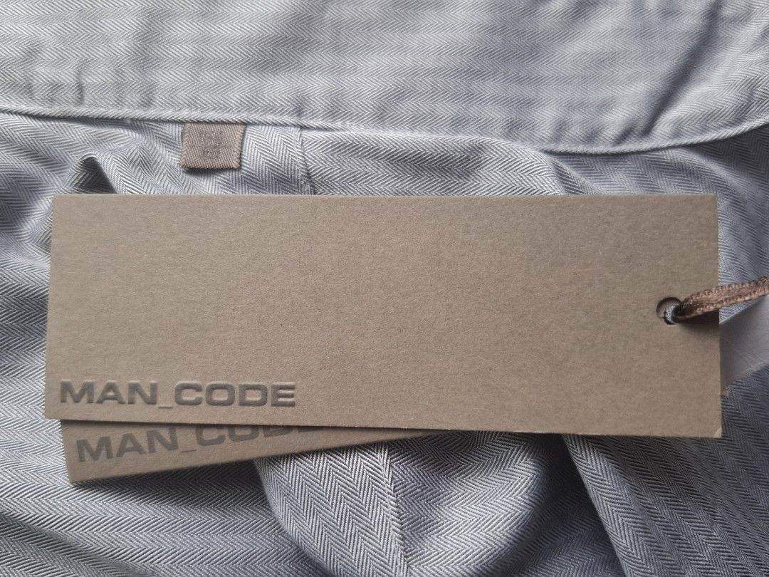 Man code （分類：T-shirt、恤衫、有領衫）位於 Hong Kong。 由 chitat1013 提交（商品編號 1444381369，圖片 2）。簡介： 15 又3/4 40 size refer picture 4 順豐到付。