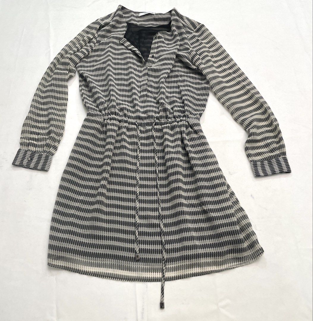 Mango Black and White Striped Dress (Category: Dresses) located in Makati City. Submitted by pepperstoremerch (Listing ID 1444454177, Image 1). Description: Mango Black and White Striped Dress Top Size 4 US Black lining inside Preloved, very good condition Please see pictures D0063.