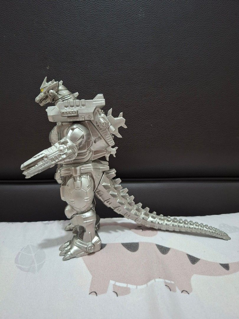 MECHAGODZILLA HEAVILY ARMED 2004 (Category: Action & Battle Toys) located in Cavite. Submitted by labbudds20 (Listing ID 1444409539, Image 2). Description: vintage 2004 by toho MECHAGODZILLA HEAVILY ARMED 6.5 inches excellent to new condition see pictures for details.