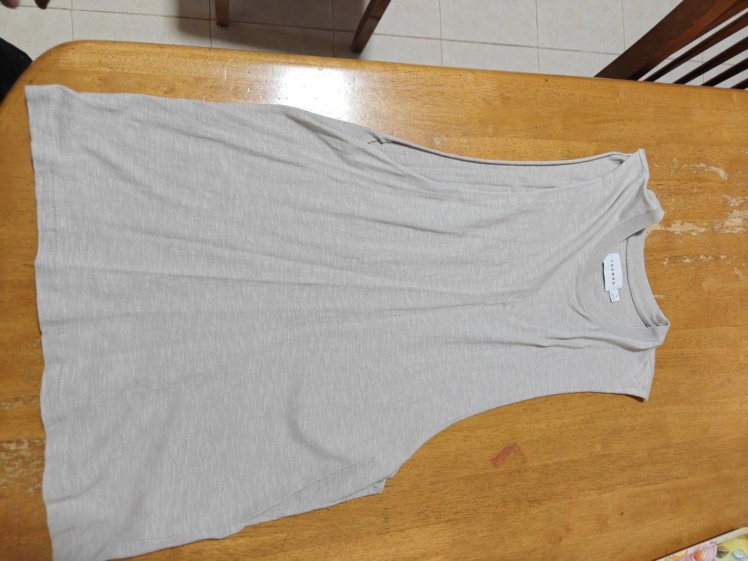 Men Singlets (Category: Tshirts & Polo Shirts) located in Singapore. Submitted by jayclosettt (Listing ID 1444409174, Image 3). Description: Multiple Singlets for sale! PM for more info. Prices and discounts can be discussed if you purchase more from other posts as well..