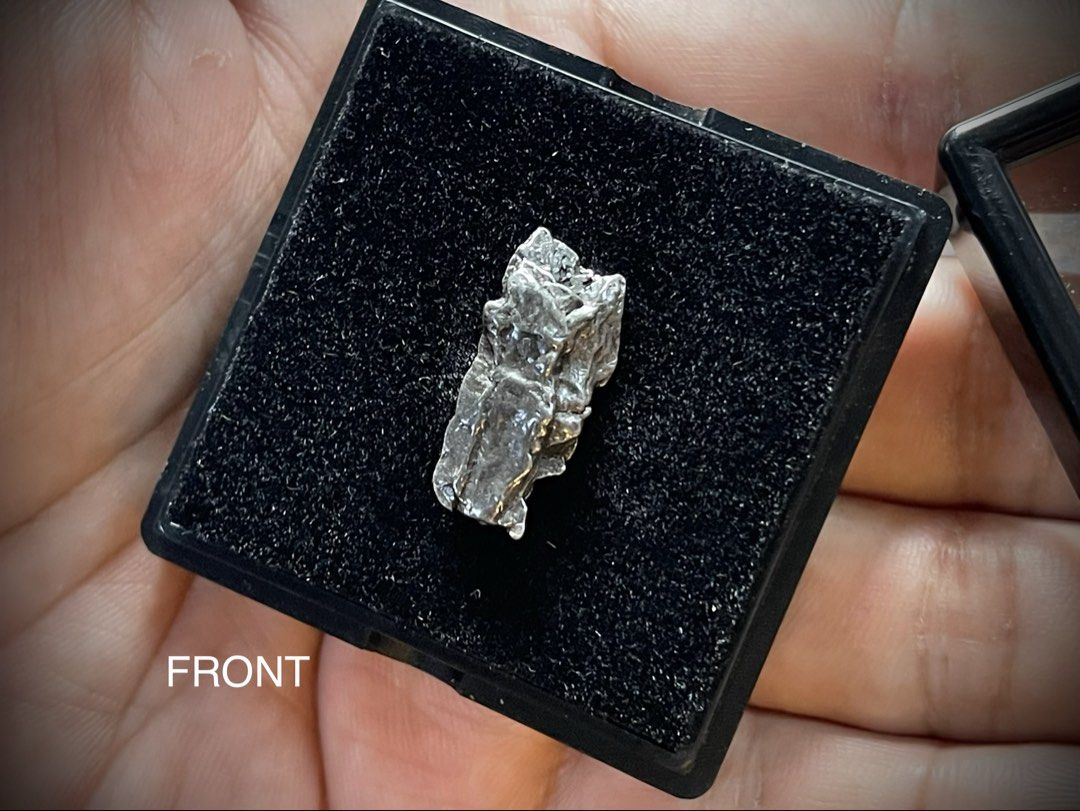 Meteorite and dino fossil (Category: Precious Stones) located in Marikina City. Submitted by sam_illano (Listing ID 1444349589, Image 3). Description: Details and prices are already indicated in the photos. Marikina area thank you! .