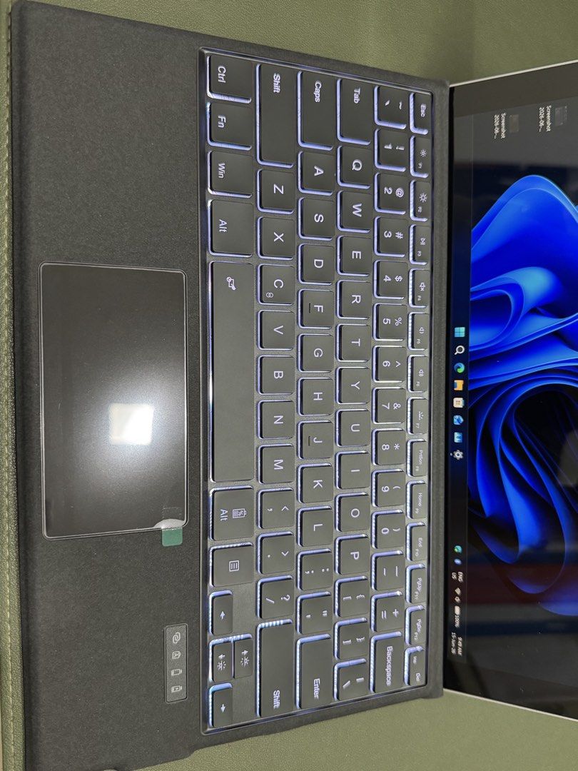 Microsoft Surface Pro Signature Type Cover Keyboard With Backlight484469005636741120