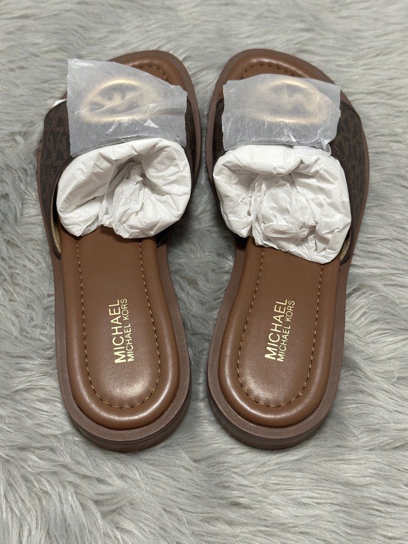 MK Hannah Flat slide (Category: Flats & Sandals) located in Pateros City. Submitted by stuffcornerph (Listing ID 1444352668, Image 3). Description: Bought in US.. Size 6.