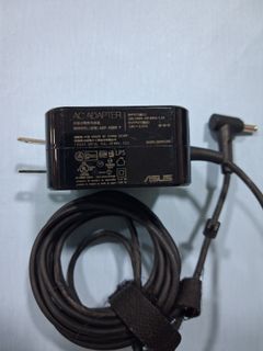 Multiple Power Supply Adapters496971307749232640
