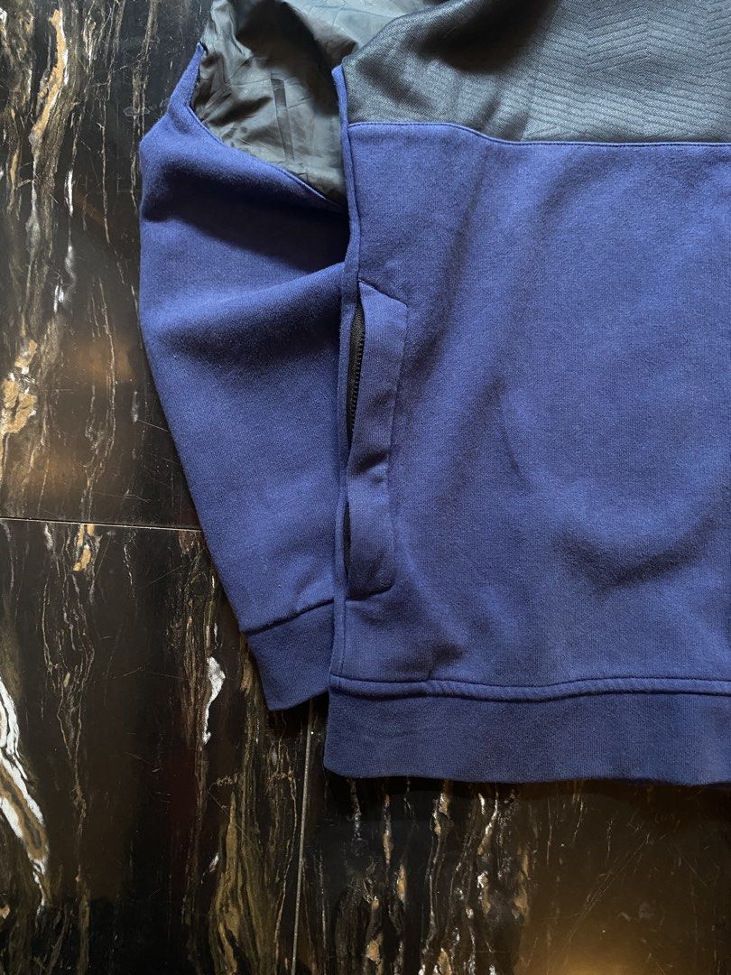 Nike Hoodie Zipper Jacket (Category: Coats, Jackets and Outerwear) located in Abucay. Submitted by ukaystream (Listing ID 1444393854, Image 3). Description: NEGOTIABLE ‼️ Size: L - XL Width: 23 Length: 27 Issue (s): None Condition: 10/10 Mine: 650 Direct Personal Message for Offers Just Swipe for Other Details Washed and Ready to Wear We Can Ship Nation Wide‼️.