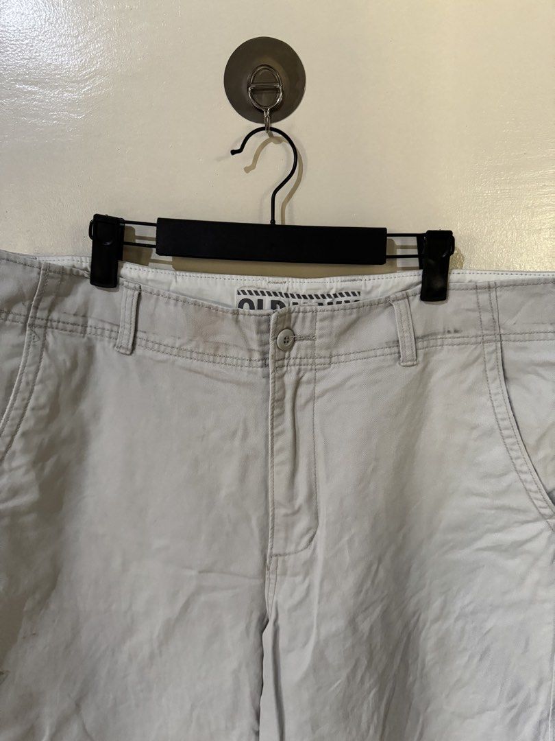 Old Navy Khaki shorts (Category: Shorts) located in Bacolod City. Submitted by bi.fl (Listing ID 1444431704, Image 2). Description: Old Navy Khaki shorts 36 on tag Waist 36-38 x Length 21 inches No issues / Excellent condition 🧾Mode of payment: GCash or Bank Transfer 📸Color may vary due to lighting 📏 Measurements are based from armpit to armpit (clothes width) and from waist to lowest hem (pants length) 💦 Items are washed and ready to use 📦 