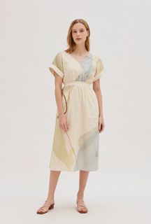 (Category: ) located in . Submitted by declutter_my_clothes (Listing ID 1444348562, Image 1). Description: .