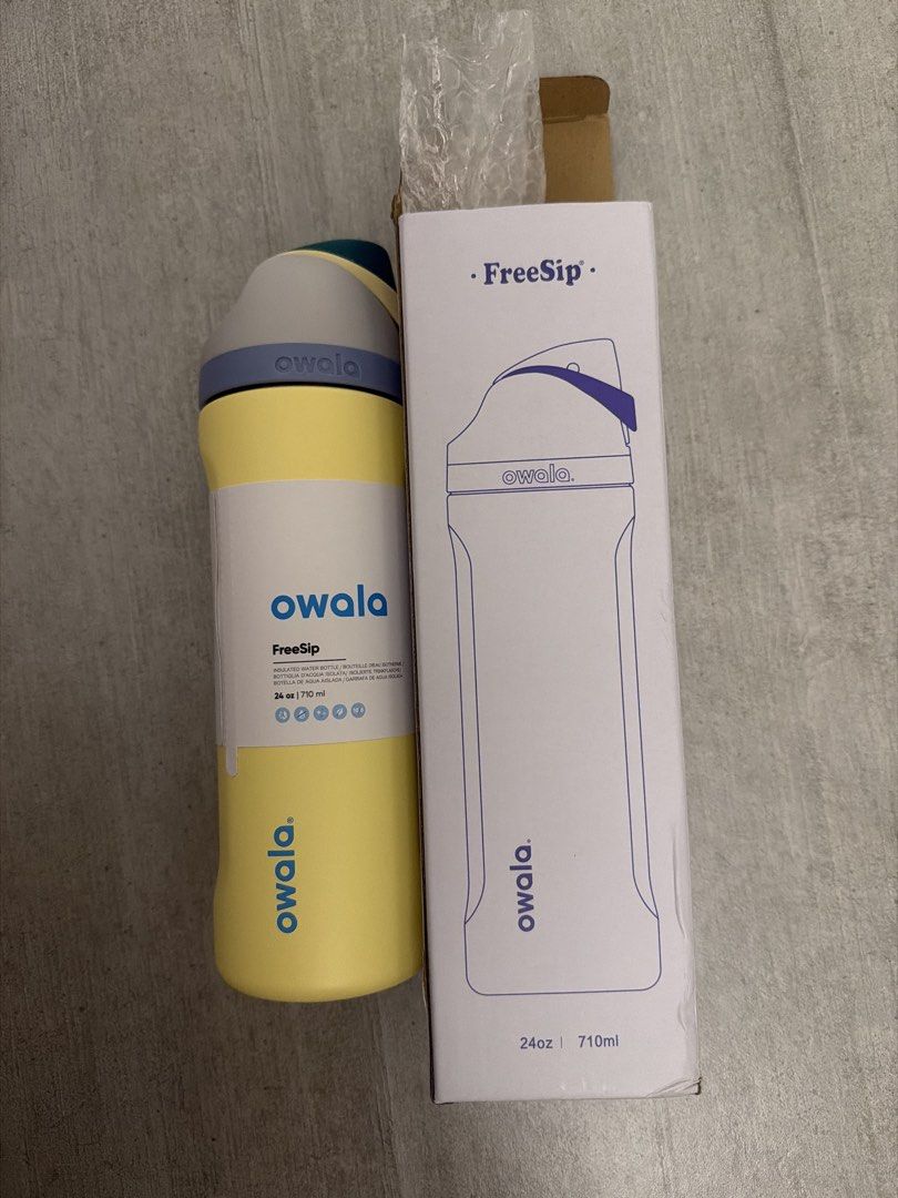 Owala FreeSip Water Bottle 24oz Sunny Daze (Category: Water Bottles & Tumblers) located in Singapore. Submitted by azbycx23 (Listing ID 1444463517, Image 1). Description: - Size: 24oz (710ml) - Includes original box, authentic and brand new item - Keeps drinks cold or hot - Received as a gift in the third week of June, so very new.