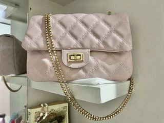 (Category: ) located in . Submitted by theclosetlog (Listing ID 1444418619, Image 1). Description: .