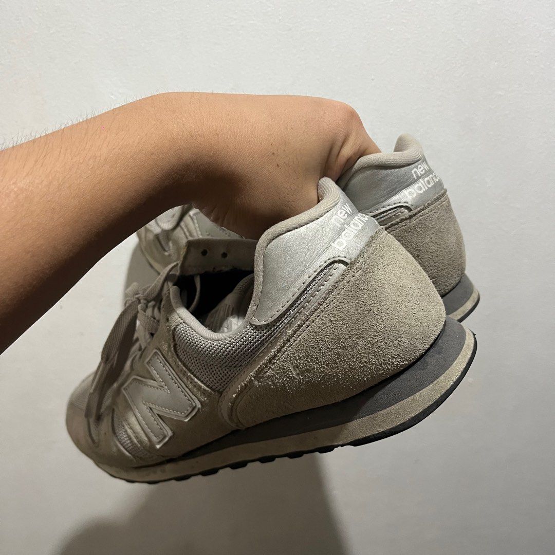 Preloved New Balance Shoes (With Issue) (Category: Casual Shoes) located in Manila. Submitted by etcetero (Listing ID 1444356730, Image 3). Description: Size: 9 US - Check niyo na lang po ‘yung pictures for its defects..