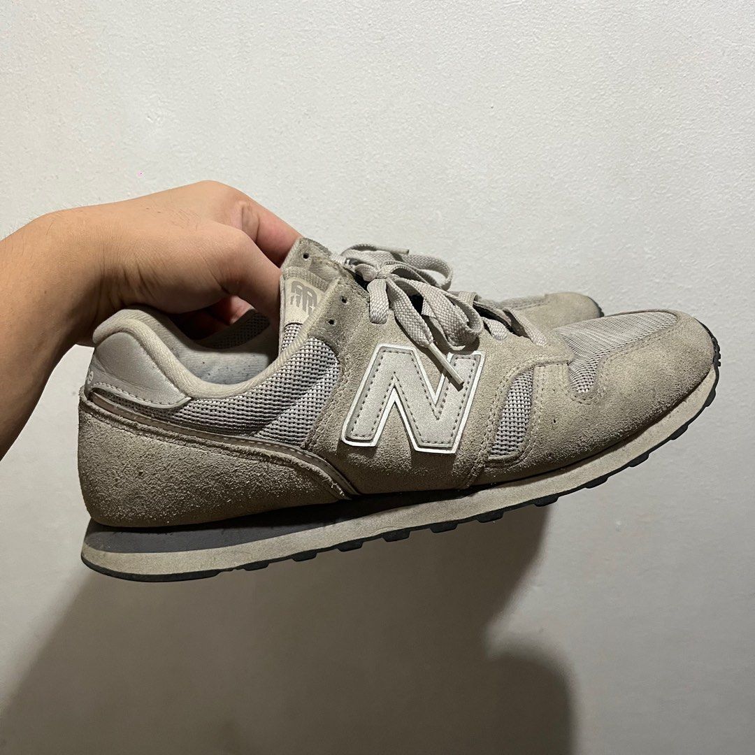 Preloved New Balance Shoes (With Issue) (Category: Casual Shoes) located in Manila. Submitted by etcetero (Listing ID 1444356730, Image 1). Description: Size: 9 US - Check niyo na lang po ‘yung pictures for its defects..