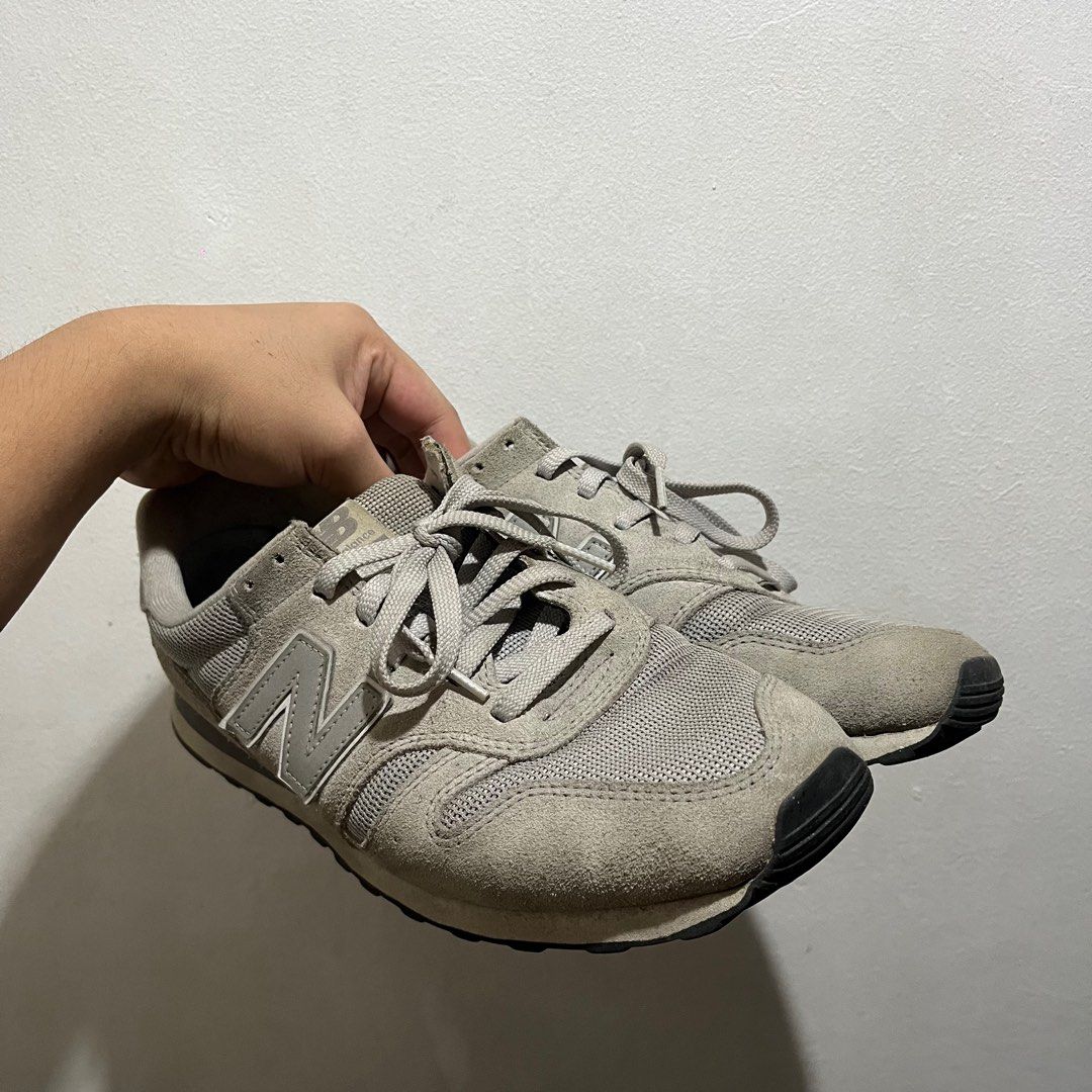 Preloved New Balance Shoes (With Issue) (Category: Casual Shoes) located in Manila. Submitted by etcetero (Listing ID 1444356730, Image 2). Description: Size: 9 US - Check niyo na lang po ‘yung pictures for its defects..