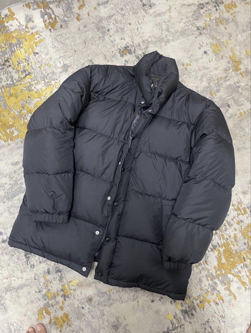 Puffer Jacket (Category: Coats, Jackets and Outerwear) located in Johor Bahru. Submitted by hazzz.yy (Listing ID 1444459991, Image 1). Description: Pit 25 Labuh 30.5 Condition 9/10.