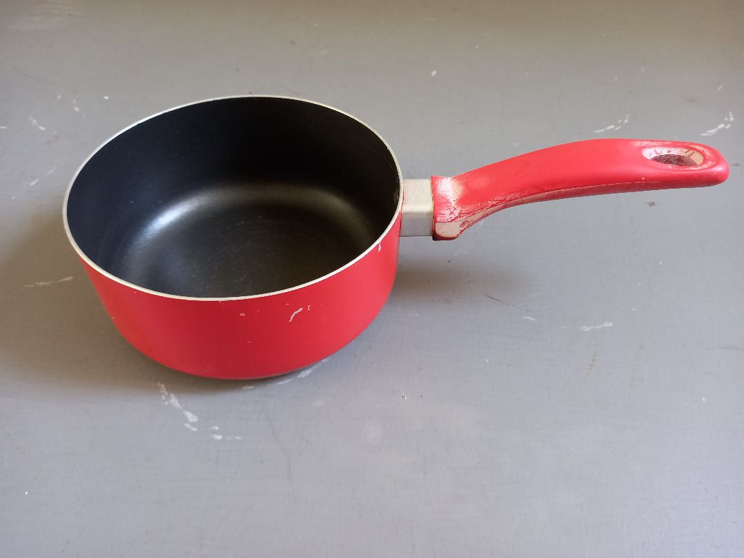 Pyrex Red Saucepan484903196002897920