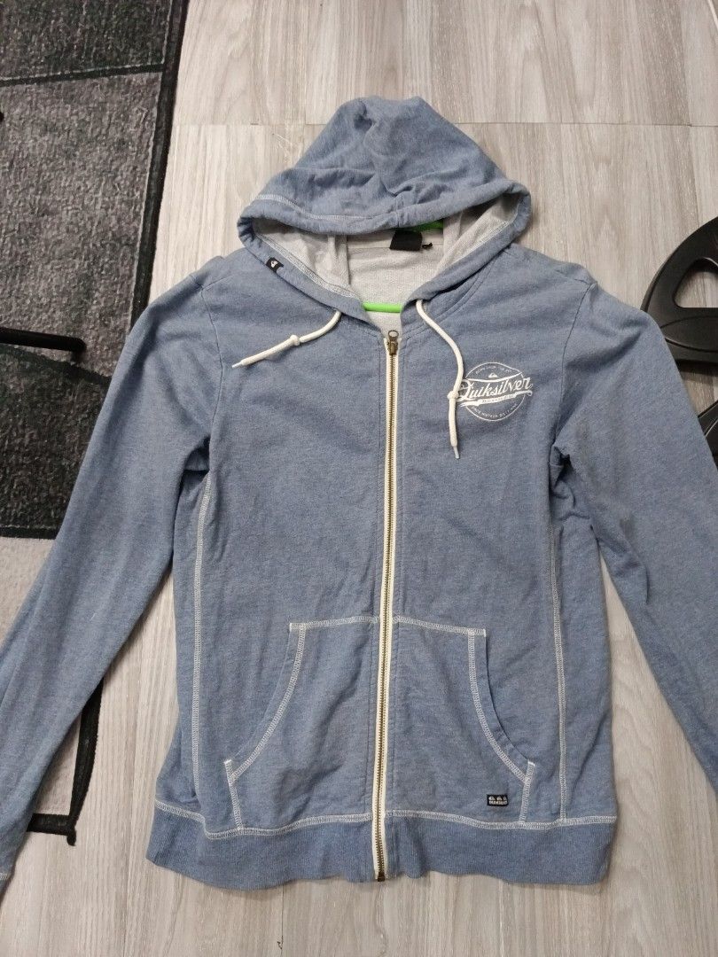 Quick silver jacket (Category: Coats, Jackets and Outerwear) located in Las Pinas. Submitted by eFF01 (Listing ID 1444441237, Image 1). Description: .