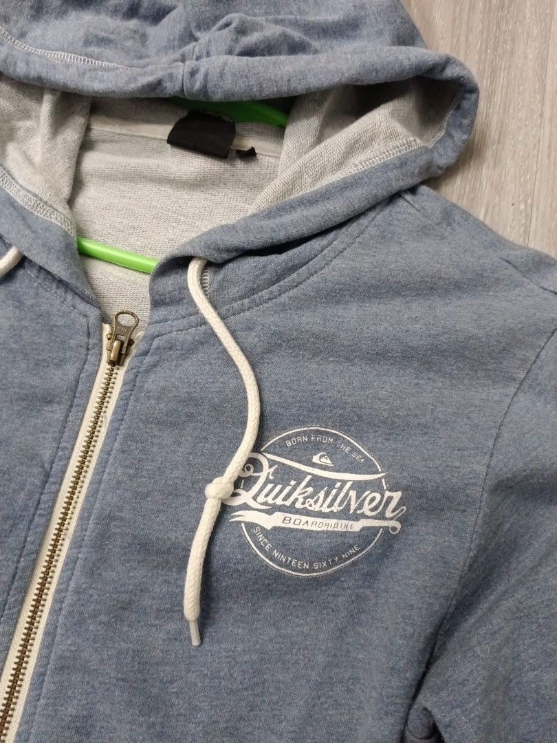 Quick silver jacket (Category: Coats, Jackets and Outerwear) located in Las Pinas. Submitted by eFF01 (Listing ID 1444441237, Image 2). Description: .