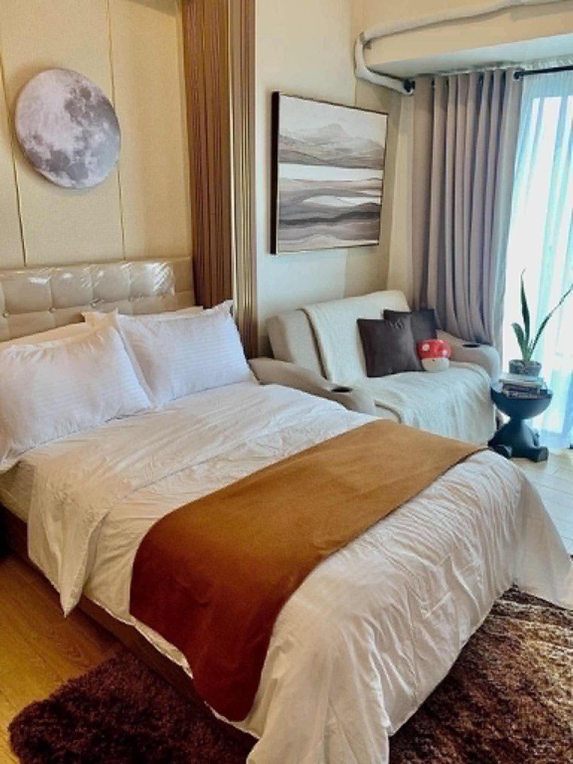 R Square Residences – 1BR Converted Studio with Balcony (Makati View) (Category: Apartments & Condos) located in Manila. Submitted by TCC.ETC (Listing ID 1444455992, Image 1). Description: 🏙️ FOR SALE: R Square Residences – 1BR Converted Studio with Balcony (Makati View) 📍 Location: R Square Residences, Taft Avenue corner Pablo Ocampo Sr. Street, Malate, Manila (Just across De La Salle University and St. Benilde) Unit Details: ✨ 1 Bedroom Conve